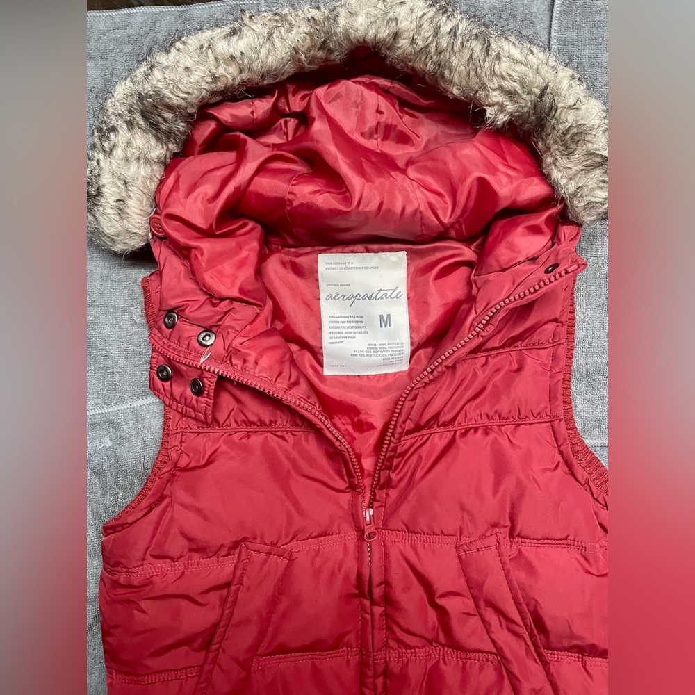 Aeropostale Puffy Down Feather Vest w/ Hood. *Excellent Condition*. Size M - Picture 2 of 5